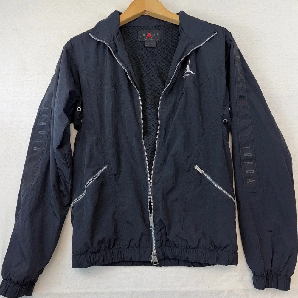 Air Jordan Flight Heritage Jumpman Full Zip Windbreaker Jacket FB7294-010 XS‎